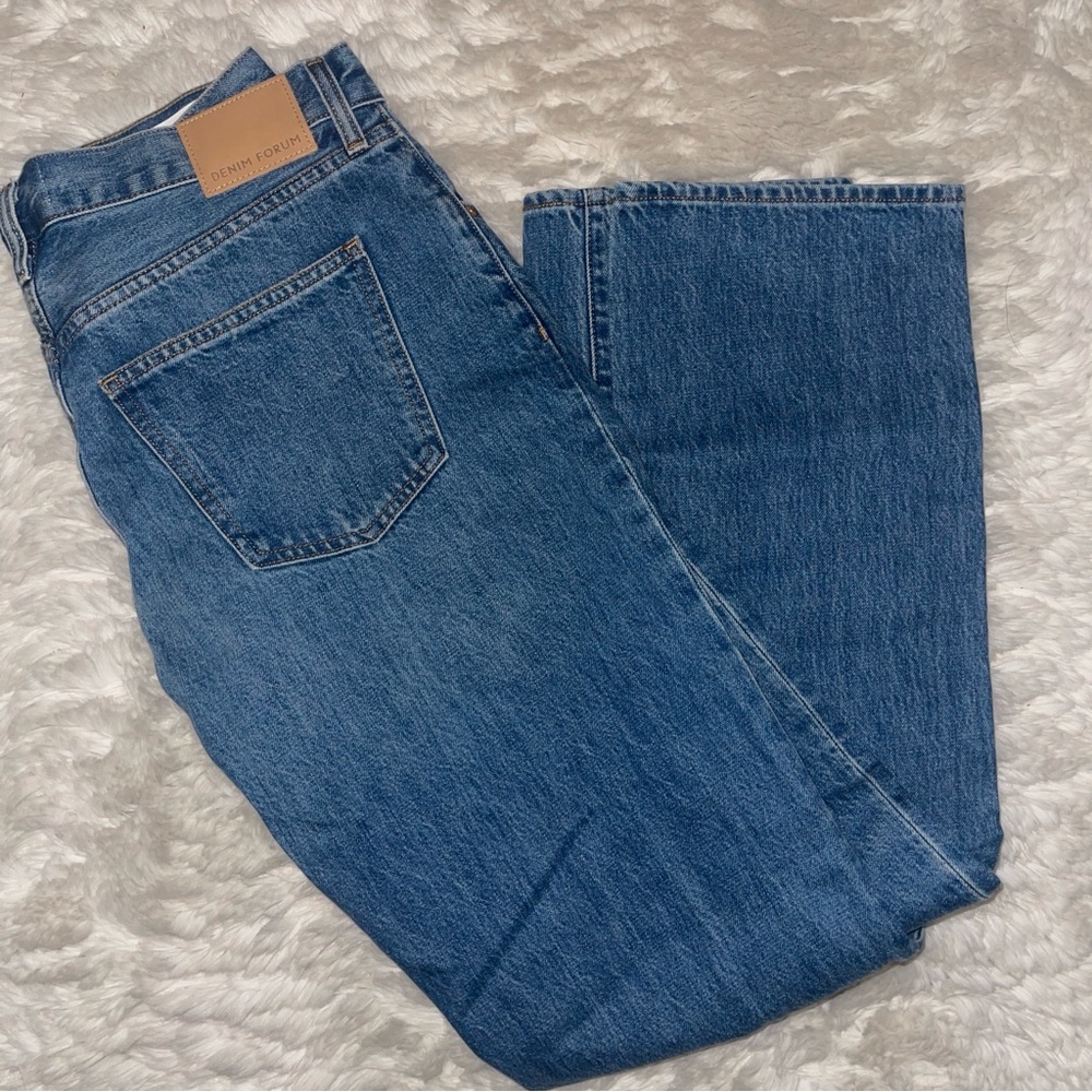 Aritzia Classic Blue Straight Leg Jeans